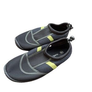 new island Magic Adult Reef Walker water shoes Black/Green, 8 women's unisex